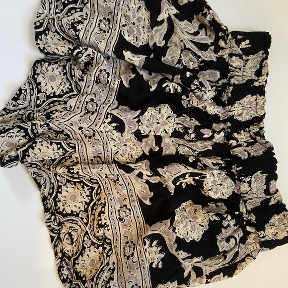 Angie flowy shorts - Picture 2 of 2